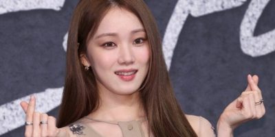 Lee Sung Kyung está em negociações para um novo drama K de mistério, comenta Fantagio